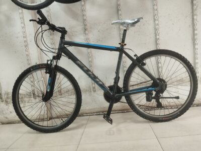 Japan Imported FUJI Mountain Bike – 21-Speed, Front Suspension, Lightweight Alloy Frame